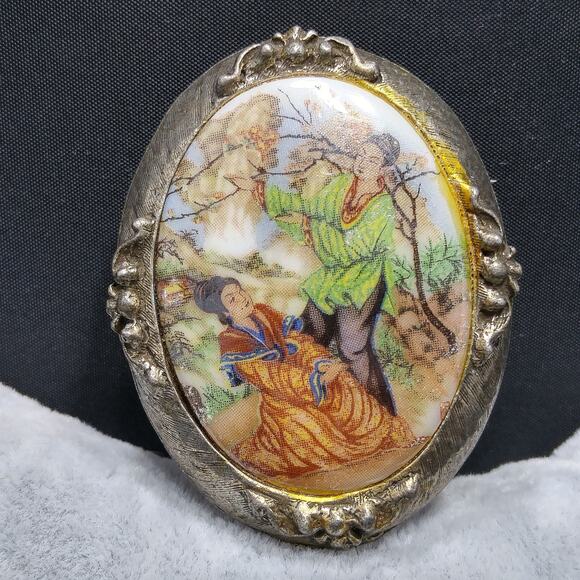 Vintage Porcelain Asian Couple Brooch Pendant Gold Tone Cameo Unsigned - Picture 5 of 10